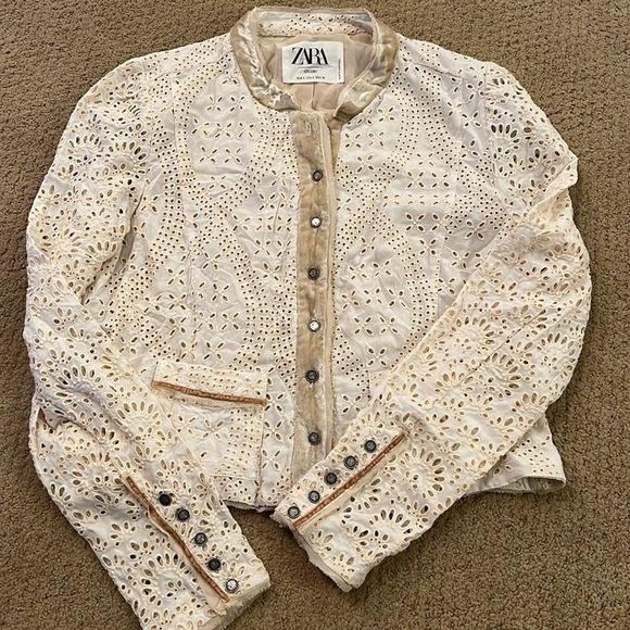 Zara Studio Floral Eyelet Embroidered Velvet Trim Cropped Light Jacket - Picture 4 of 7